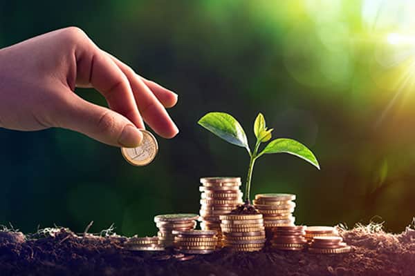 必要な範囲にだけ正確に塗布、少ない材料で均一に塗布ができるため、材料コストの削減が可能